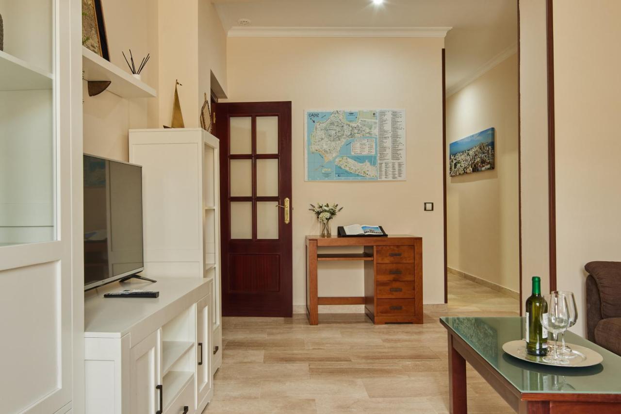 Apartamento Tavira Little Apartments Cádiz Exterior photo