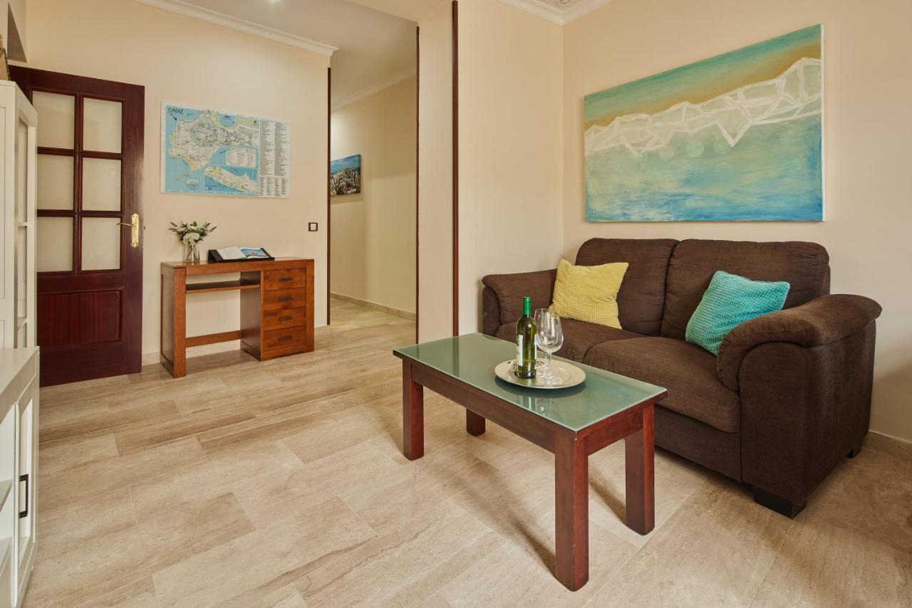 Apartamento Tavira Little Apartments Cádiz Exterior photo