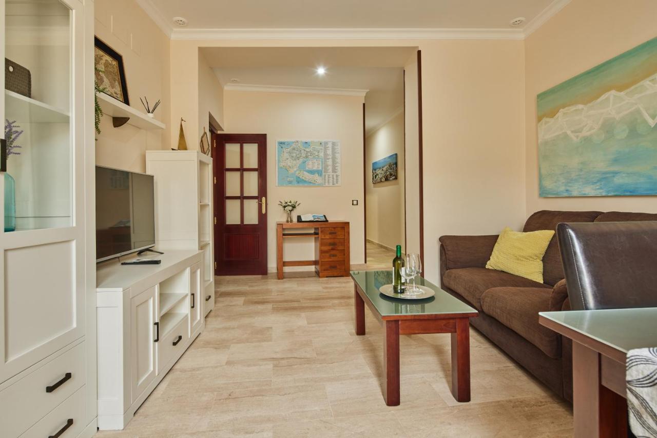 Apartamento Tavira Little Apartments Cádiz Exterior photo