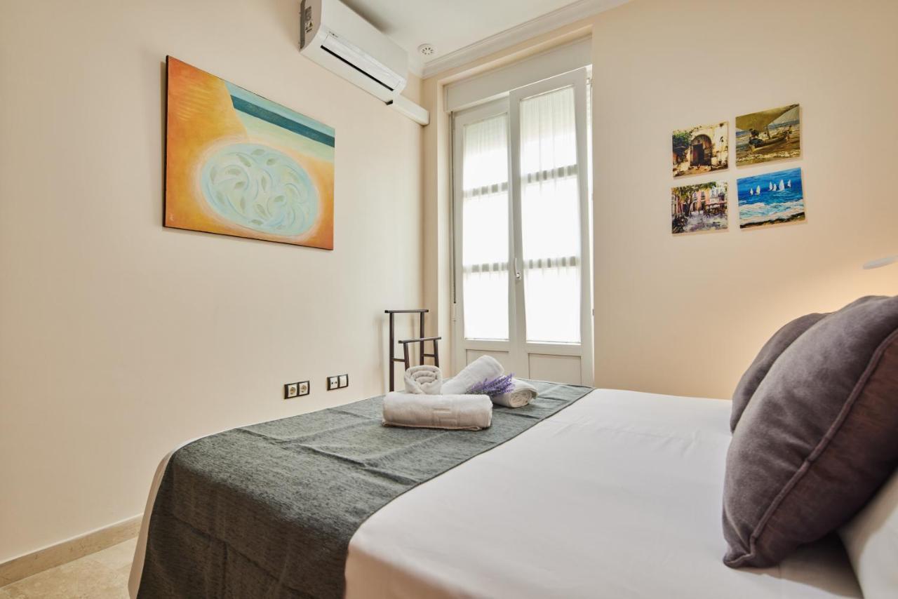 Apartamento Tavira Little Apartments Cádiz Exterior photo
