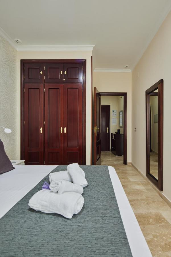 Apartamento Tavira Little Apartments Cádiz Exterior photo