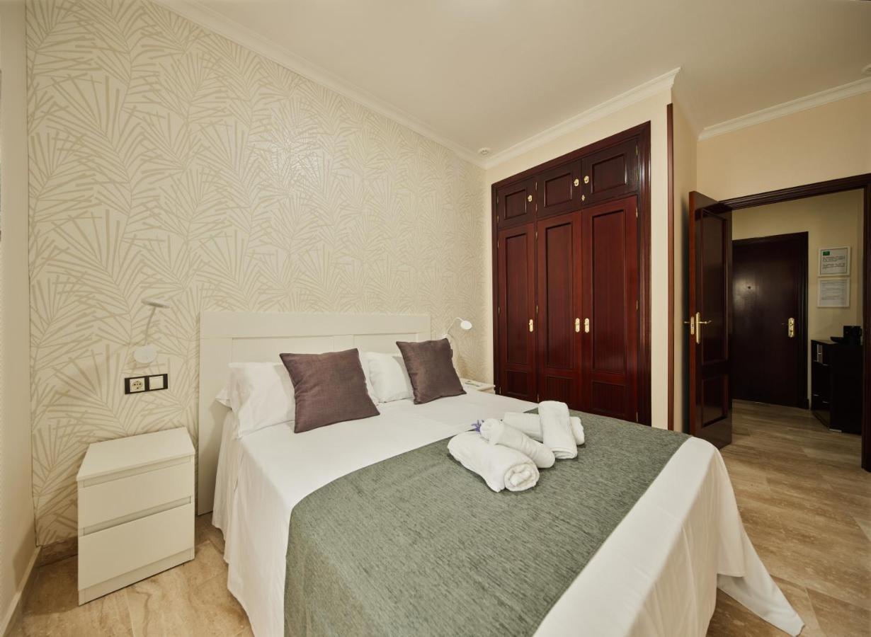 Apartamento Tavira Little Apartments Cádiz Exterior photo
